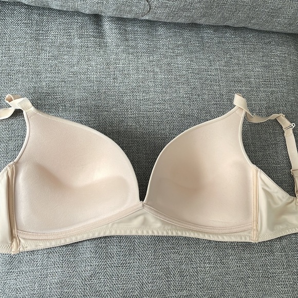 La Vie en Rose Wireless Push-Up Bra 36D - Picture 10 of 13